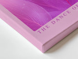Paul Sinus Wandbild The Dance of Pink Leaves Poetisches Farbspiel in Rosa- und Violetttönen mit schwebenden Blättern, die Leichtigkeit und Bewegung ausdrücken.
