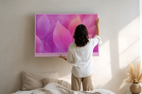 Paul Sinus Wandbild The Dance of Pink Leaves Poetisches Farbspiel in Rosa- und Violetttönen mit schwebenden Blättern, die Leichtigkeit und Bewegung ausdrücken.