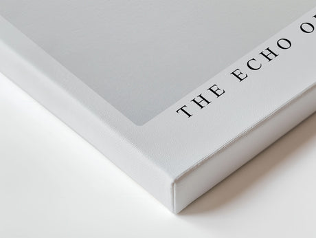 Paul Sinus Wandbild The Echo of Infinity – abstraktes Schwarz-Weiß-Motiv mit kreisförmiger Bewegung symbolisiert Unendlichkeit und Energie