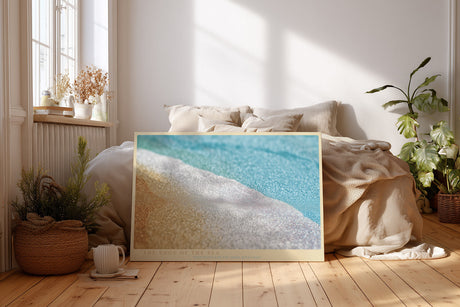 Paul Sinus Wandbild The Edge of the Sea – sanfte Wellen am Strand in zarten Farbverläufen aus Blau, Beige und Weiß symbolisieren Ruhe und Freiheit