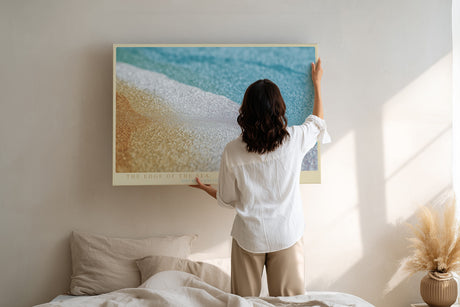 Paul Sinus Wandbild The Edge of the Sea – sanfte Wellen am Strand in zarten Farbverläufen aus Blau, Beige und Weiß symbolisieren Ruhe und Freiheit