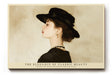 Paul Sinus Wandbild The Elegance of Classic Beauty – stilvolles Porträt einer Frau mit Hut und Perlenkette verkörpert zeitlose Eleganz und Anmut
