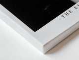 Paul Sinus Wandbild The Elegance of Shadowed Desire – Künstlerisches Schwarz-Weiß-Porträt mit Licht-Schatten-Spiel, Symbol für Sinnlichkeit und Geheimnis