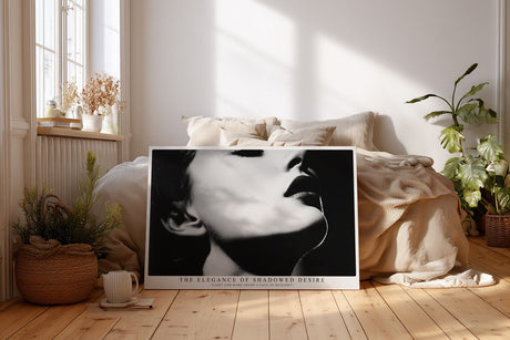 Paul Sinus Wandbild The Elegance of Shadowed Desire – Künstlerisches Schwarz-Weiß-Porträt mit Licht-Schatten-Spiel, Symbol für Sinnlichkeit und Geheimnis
