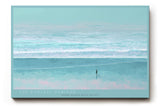 Paul Sinus Wandbild The Endless Horizon – Minimalistische Meereslandschaft mit sanften Blautönen und einsamem Spaziergänger am Ufer, Symbol für Ruhe, Weite und innere Einkehr
