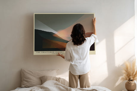 Paul Sinus Wandbild The Fractured Sunset – Abstrakte Interpretation eines Sonnenuntergangs in geometrischer Formensprache – Modernes Wandbild mit intensiver Lichtwirkung.