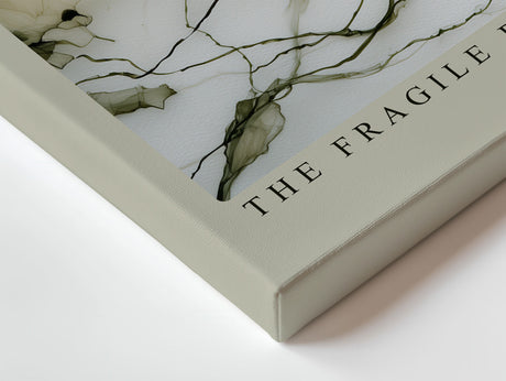 Paul Sinus Wandbild The Fragile Power of Bloom – zarte transparente Blüten in feinen Linien symbolisieren die Zerbrechlichkeit und Kraft des Lebens