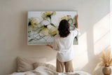 Paul Sinus Wandbild The Fragile Power of Bloom – zarte transparente Blüten in feinen Linien symbolisieren die Zerbrechlichkeit und Kraft des Lebens