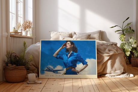 Paul Sinus Wandbild The Girl in Blue Stilvolles Retro-Motiv einer Frau in blauem Hemd mit Flugzeug im Hintergrund – Hommage an die goldene Ära der Luftfahrt.