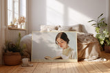 Paul Sinus Wandbild The Girl with Hidden Stories Sanftes Porträt einer jungen Frau, die vertieft in ein Buch blickt – Symbol für Ruhe, Fantasie und Innenschau.
