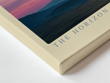 Paul Sinus Wandbild The Horizon of Pastel Dreams – Sanfte Landschaft in Pastelltönen mit weiten Hügeln und rosa Abendhimmel, Symbol für Ruhe und Leichtigkeit