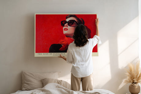 Paul Sinus Wandbild The Icon of Elegance stilvolles Porträt einer Frau in Rot mit Sonnenbrille und luxuriöser Ausstrahlung