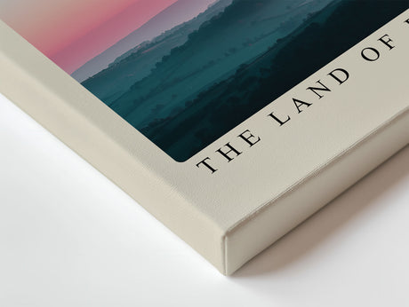 Paul Sinus Wandbild The Land of Pastel Horizons – Traumhafte Hügellandschaft im Morgennebel mit Pastellhimmel, Symbol für Ruhe, Hoffnung und Weite
