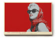 Paul Sinus Wandbild The Legendary Icon stilvolles Retro Porträt einer Frau mit Sonnenbrille und rotem Hintergrund für moderne Räume mit Glamour und Eleganz