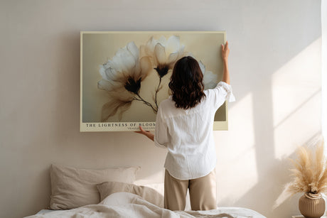 Paul Sinus Wandbild The Lightness of Bloom – zarte transluzente Blüten in sanften Creme- und Brauntönen symbolisieren Anmut und Vergänglichkeit