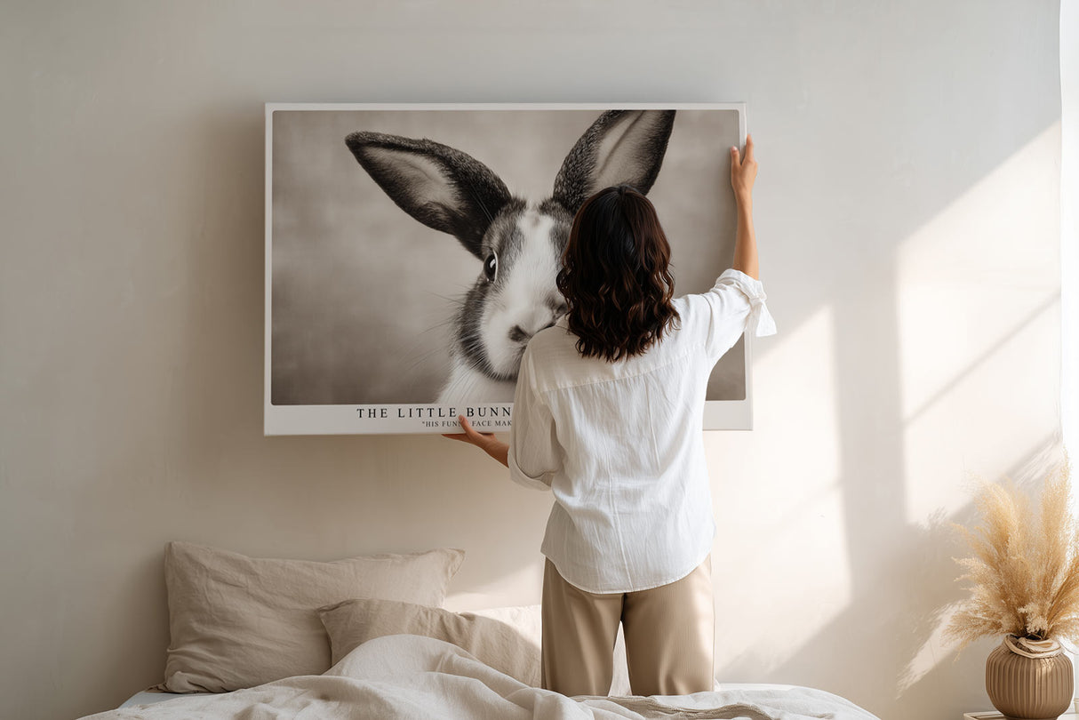 Paul Sinus Wandbild The Little Bunny with Big Ears His Funny Face Makes Everyone Smile