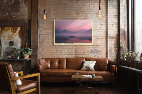 Paul Sinus Wandbild The Lonely Boat at Dawn Poetische Szenerie eines einsamen Bootes in rosa-blauem Morgenlicht – Symbol für Stille und Neuanfang.