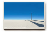 Paul Sinus Wandbild The Lonely Pole in Desert – Minimalistische Wüstenlandschaft mit einsamem Mast und klarer Horizontlinie, Symbol für Stille und Weite