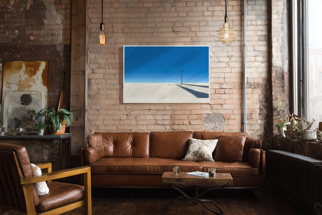 Paul Sinus Wandbild The Lonely Pole in Desert – Minimalistische Wüstenlandschaft mit einsamem Mast und klarer Horizontlinie, Symbol für Stille und Weite