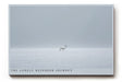 Paul Sinus Wandbild The Lonely Reindeer Journey – Minimalistische Winterlandschaft mit einsamem Rentier auf weiter Schneefläche, Symbol für Stille und Ausdauer