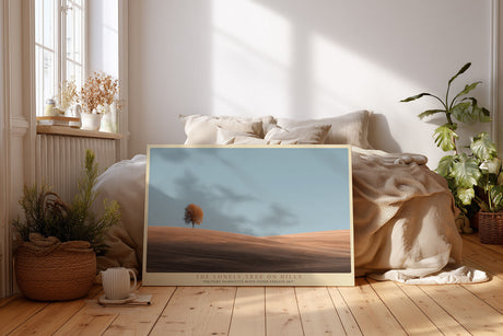 Paul Sinus Wandbild The Lonely Tree on Hills minimalistisches Landschaftsmotiv mit einsamem Baum und sanften Hügeln