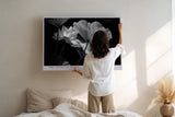 Paul Sinus Wandbild The Lotus of Night – Ästhetische Komposition von Licht und Schatten mit geheimnisvoller Lotusblüte – Ausdrucksstarkes Wandbild in Schwarzweiß mit poetischer Tiefe.