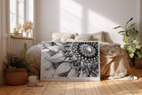 Paul Sinus Wandbild The Mandala of Bloom Detaillierte Schwarz-Weiß-Zeichnung eines floralen Mandalas mit fein ausgearbeiteten Linien und ornamentaler Tiefe.