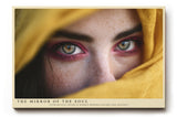 Paul Sinus Wandbild The Mirror of the Soul Ausdrucksstarkes Porträt mit intensiven Augen, die unter einem gelben Tuch hervorblicken und geheimnisvolle Tiefe ausstrahlen.