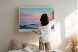 Paul Sinus Wandbild The Ocean of Soft Colors Sanfte Meereslandschaft mit zartem Wellenspiel unter einem rosa-blauen Abendhimmel voller Ruhe und Weite.