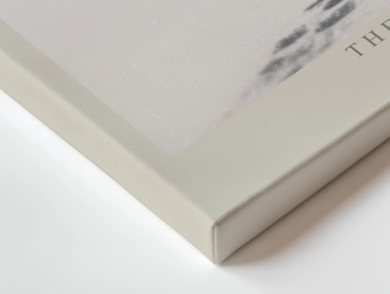Paul Sinus Wandbild The Path of the Winter Stag – Minimalistisches Wintermotiv mit Hirsch und Fußspuren im Schnee, Symbol für Einsamkeit, Kraft und Beständigkeit