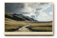 Paul Sinus Wandbild The Path Through the Valley Landschaftliches Meisterwerk mit dramatischem Himmel über einem weiten Tal, durchzogen von einem Bachlauf zum Meer.