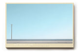 Paul Sinus Wandbild The Quiet Line minimalistisches Landschaftsmotiv mit Strommast und klarer Horizontlinie für moderne Interieurs mit architektonischer Klarheit