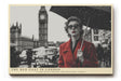 Paul Sinus Wandbild The Red Coat in London Stilvolles Schwarz-Weiß-Motiv mit einer Frau im roten Mantel vor der Kulisse Londons – ein Hauch von Retro-Eleganz.