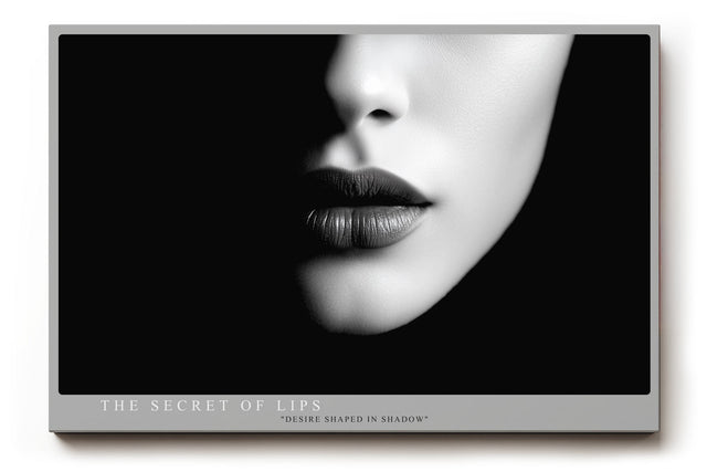 Paul Sinus Wandbild The Secret of Lips stilvolles Schwarzweiß Porträtmotiv mit sinnlichen Lippen und geheimnisvoller Lichtführung für elegante Räume in modernem Design