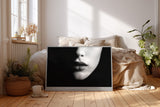 Paul Sinus Wandbild The Secret of Lips stilvolles Schwarzweiß Porträtmotiv mit sinnlichen Lippen und geheimnisvoller Lichtführung für elegante Räume in modernem Design