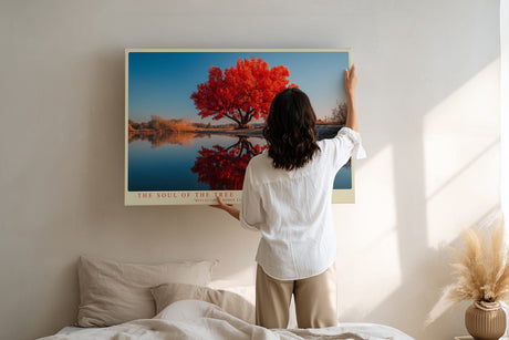 Paul Sinus Wandbild The Soul of the Tree – Leuchtend roter Baum am Wasser, Symbol für Leben, Beständigkeit und Naturkraft