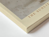 Paul Sinus Wandbild The Sunlit Serenity – Frau im weißen Kleid im warmen Sonnenlicht symbolisiert Ruhe, Weiblichkeit und Leichtigkeit des Seins