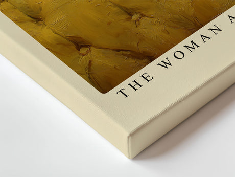 Paul Sinus Wandbild The Woman and the Stillness – Frau auf gelbem Sofa symbolisiert Ruhe, Eleganz und die Schönheit der Stille