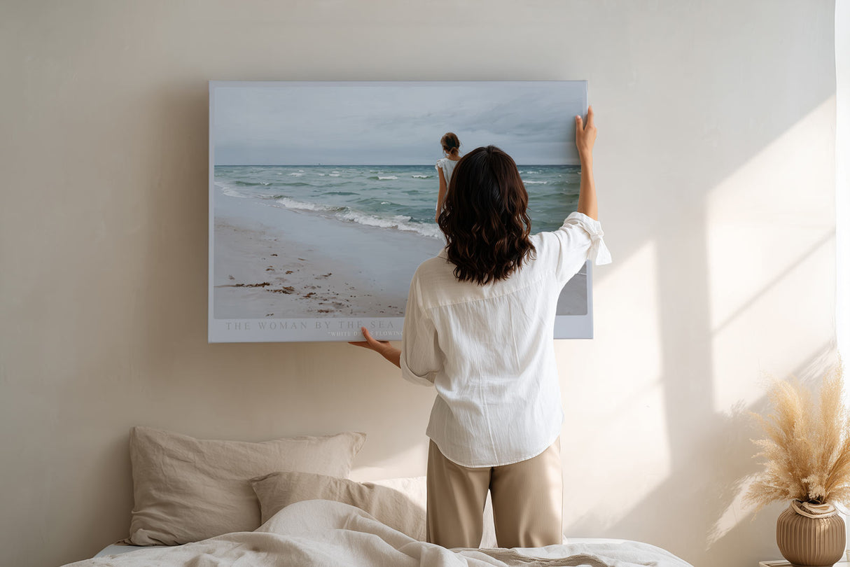 Paul Sinus Wandbild The Woman by the Sea – Stille Begegnung von Wind, Wellen und Freiheit