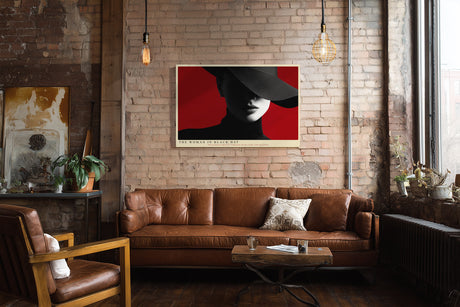 Paul Sinus Wandbild The Woman in Black Hat – Stilvolles Porträt einer Frau im schwarzen Hut vor rotem Hintergrund, Symbol für Eleganz, Stärke und Geheimnis