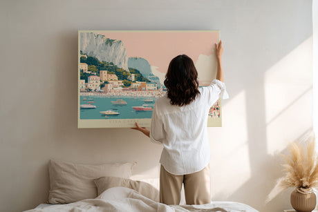 Paul Sinus Wandbild Viva Capri mediterranes Landschaftsmotiv mit Blick auf den Hafen von Capri in sanften Pastellfarben für moderne und sommerliche Räume