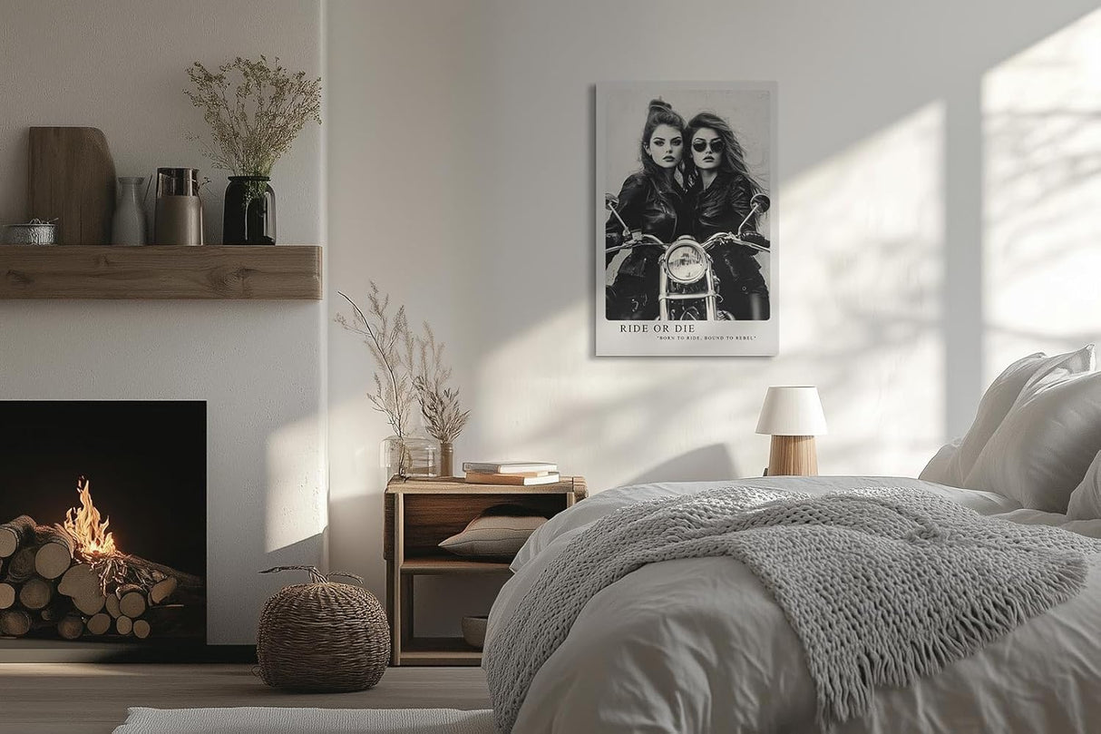 Paul Sinus Leinwandbild 80x120cm rebellische Bikerinnen in stilvoller Schwarz-Weiß-Ästhetik mit kraftvoller Dynamik – ikonisches Leinwandbild