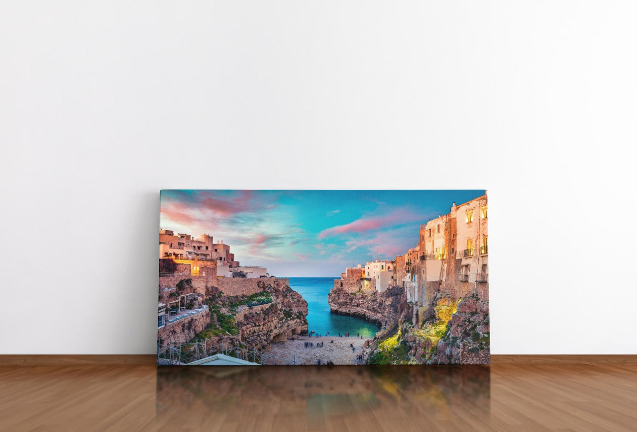 shutterstock_1356233981kvFZi51IxrQZI_1280x1280.jpg