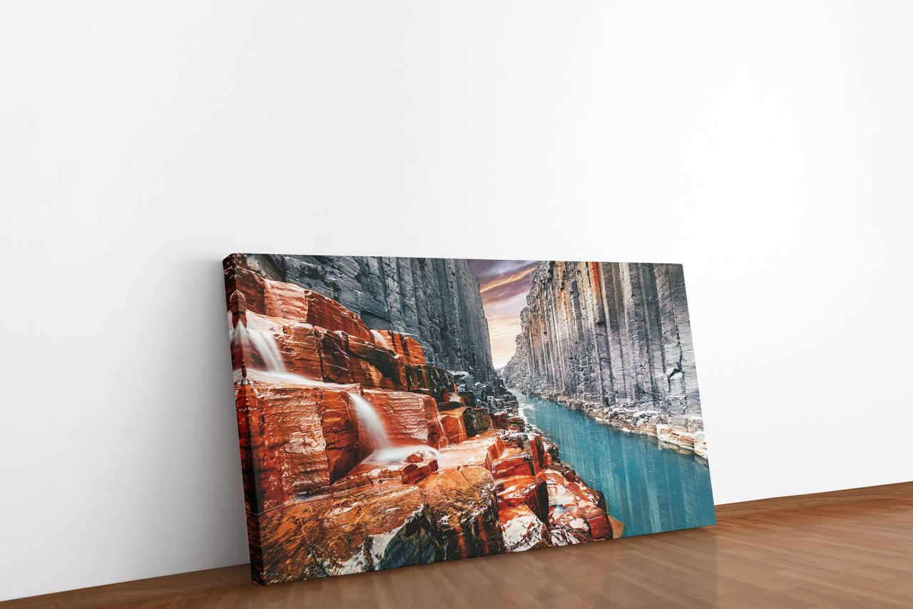 shutterstock_15712127926dXi8R5qJS9gr_1280x1280.jpg