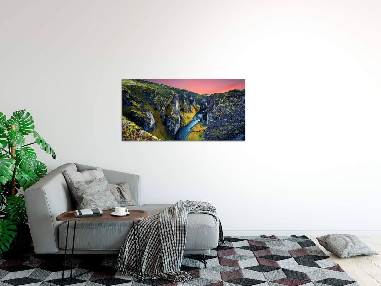 shutterstock_157339166862SKWIGQxunoy_1280x1280.jpg