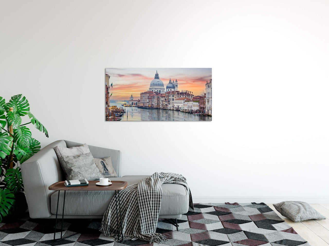 shutterstock_1921085999DWdVGi5iO7b1M_1280x1280.jpg