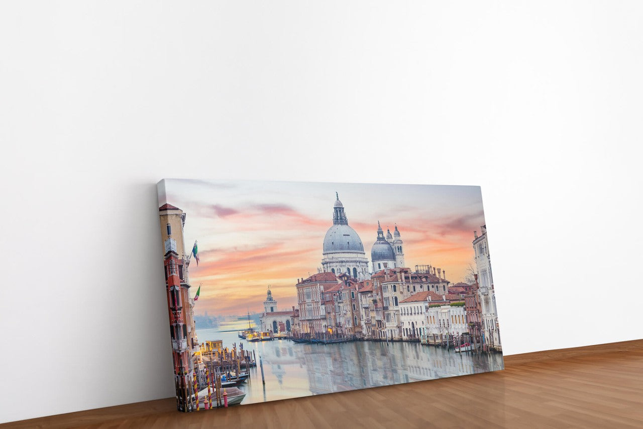 shutterstock_1921085999sb6mGYTngCVTx_1280x1280.jpg