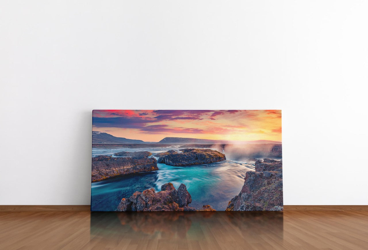 shutterstock_1937825224ZAmTJQOuCyk8T_1280x1280.jpg