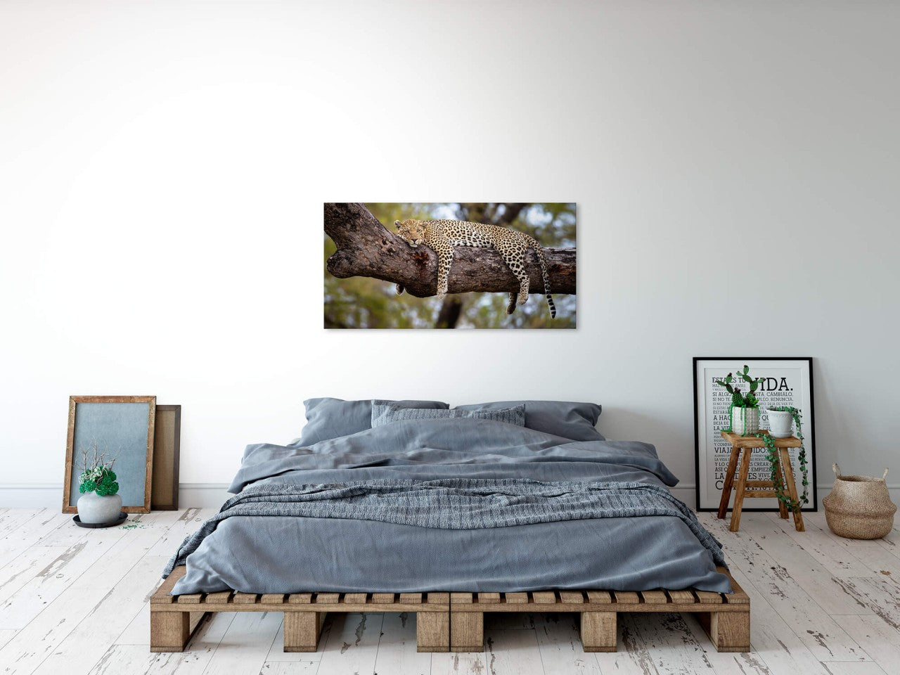 shutterstock_1972850738JxfxNI3BSFDFD_1280x1280.jpg