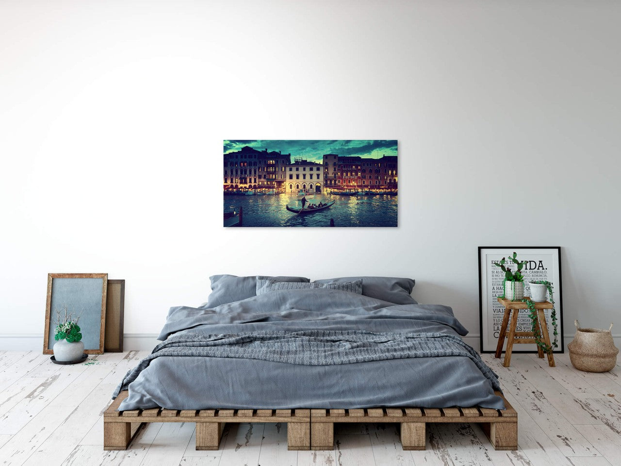 shutterstock_300073067F7nsNNwPy35qL_1280x1280.jpg